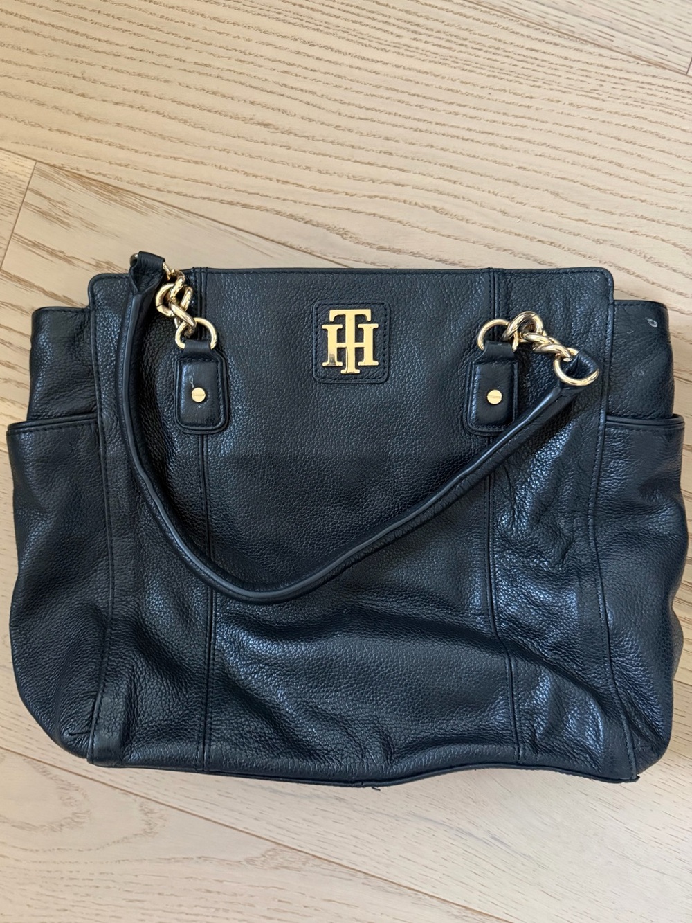 Tommy Hilfiger Black Leather Shoulder Bag with Gold-Tone Hardware